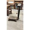 Image 10 : Antique Columbus Scale Company Cast Iron Platform Scale with Wheels, Brass Beam and Weights