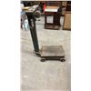 Image 8 : Antique Columbus Scale Company Cast Iron Platform Scale with Wheels, Brass Beam and Weights