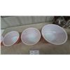 Image 5 : Vintage Pyrex Pink Nesting Mixing Bowls, Set of Four