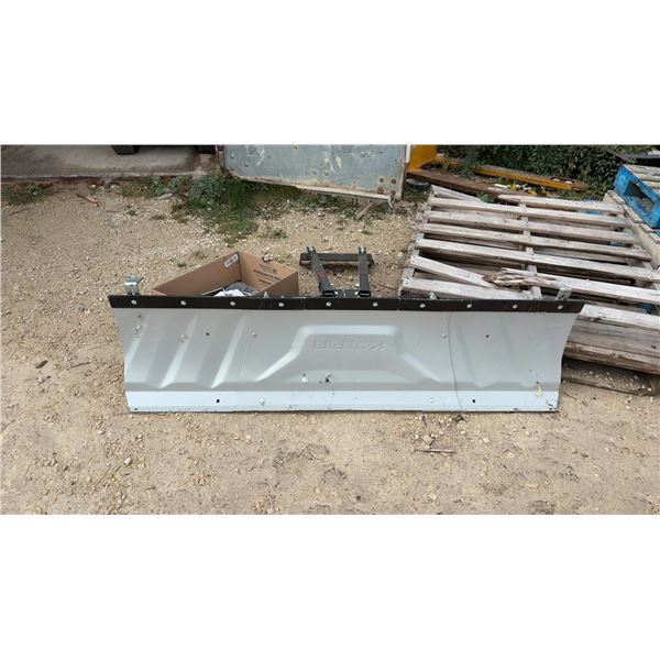New Polaris Blade with Hardware and Manual. Never Used