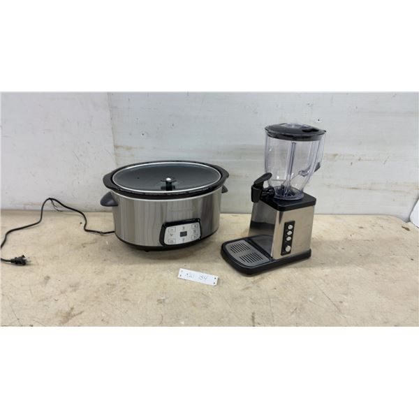 Black+Decker 7-Quart Digital Slow Cooker and VitaWare Blender with Dispenser