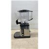 Image 2 : Black+Decker 7-Quart Digital Slow Cooker and VitaWare Blender with Dispenser