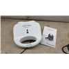 Image 5 : New Toastmaster Easy Clean Waffle Baker and Rival Electric Skillet with Glass Lid
