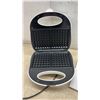 Image 6 : New Toastmaster Easy Clean Waffle Baker and Rival Electric Skillet with Glass Lid