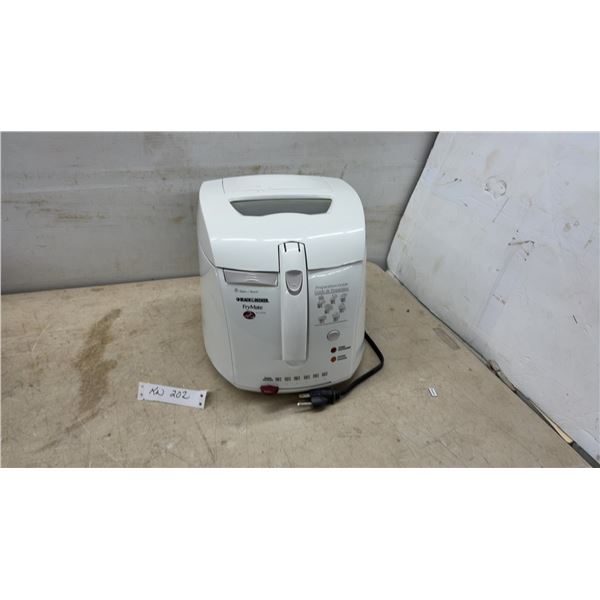 Black and Decker FryMate 2-Liter Deep Fryer with Preparation Guide