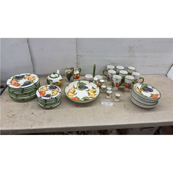 40 Pieces Italian Frutta Pattern Ceramic Dinnerware Set, Plates, Bowl, Teapot, Cruets, Mugs and