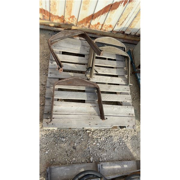 Pallet Lot of; 5 Ford Radiator Surrounds