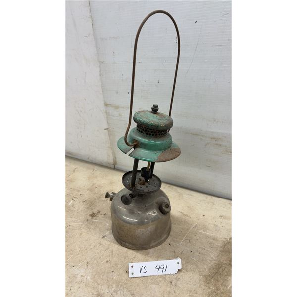 Vintage Coleman C.P.R. Canadian Pacific Railway Single-Mantle Pressure Lantern. Missing Glass