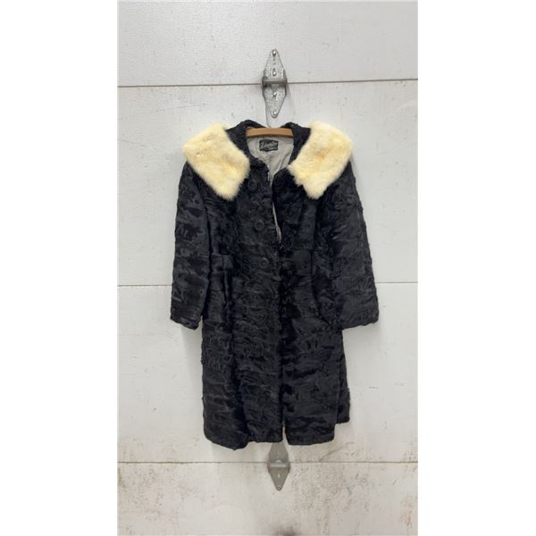 Vintage Black Fur Coat with Cream Mink Collar - Size Medium