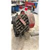 Image 3 : Vintage Clinton Horizontal Shaft Engine
