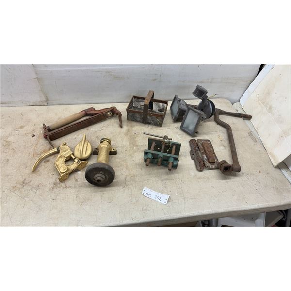Vintage Tools: "IS 65867” Canada 21515 Fence Stretcher, Vise