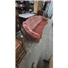 Image 6 : Mid century 1958-1965. Hotel regency Velvet Curved Two-Seater Sofa With Tufted Back and Braided