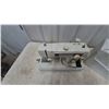 Image 3 : Vintage New Home Super Auto Sewing Machine with Hard Plastic Carrying Case