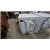 Image 12 : Samsung WF45M5100AW/A5 Front-Load Washer and Samsung Front-Load Dryer