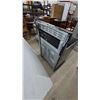 Image 6 : Samsung Stainless Steel Electric Range with Glass Cooktop, Convection Bake and Broil, Self-Clean