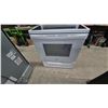 Image 4 : Whirlpool White Electric Range with Smooth Black Glass Cooktop and Digital Display