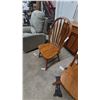 Image 3 : Pair of Traditional Windsor-Style Wooden Dining Chairs with Spindle Backs and Turned Legs
