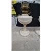 Image 3 : Pair of Antique Aladdin Milk Glass Kerosene Lamps