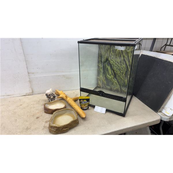 Terrarium 18 × 18 × 25, Gecko Food, 2 Bowls, Skull Decor, and Branch