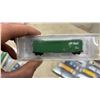Image 5 : 18 Assorted N Gauge Model Train Cars: Bachmann, Atlas, Model Power