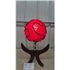 Image 3 : Vintage Mid-Century Modern Red Spaghetti Spherical Shade Table Lamp with Wood Tripod Base