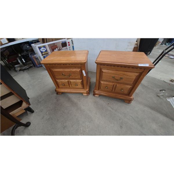 Pair of Oak Nightstands With Dentil Molding, Two Drawers, and Brass Hardware. 25”×24”×16”