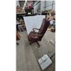 Image 2 : Traditional Executive Office Chair with Burgundy Tufted Leather and Wooden Arms