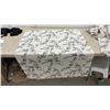 Image 6 : Lace Window Valance, Round Tablecloth, Auto Window Cover, Pillow Sham and Floral Curtains