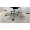 Image 3 : Vintage 1970s Knoll 71 Series High-Back Executive Office Chair, Chrome and Tweed Upholstery
