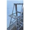 Image 3 : 4-1/2ft Aluminum Step Ladder with Paint Tray