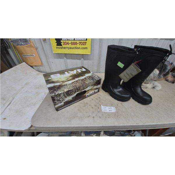 New NAT'S Waterproof EVA Winter Boots with Removable Thermal Liner. Size 9