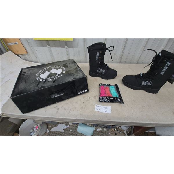 New Jethwear JWR Snowmobile Boots with Extra Colored Laces and Original Box Size 10