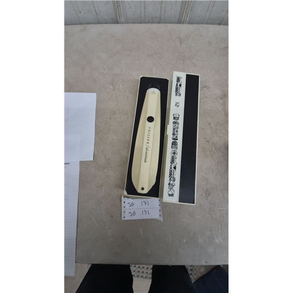 Vintage Philips Switchblade Electric Carving Knife in Original Storage Case, Circa 1960s-1970s