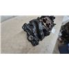 Image 4 : Chevrolet GM Cast Iron 4-Barrel Intake Manifold 14057053 for Small Block 305/350 V8, 1985-1986
