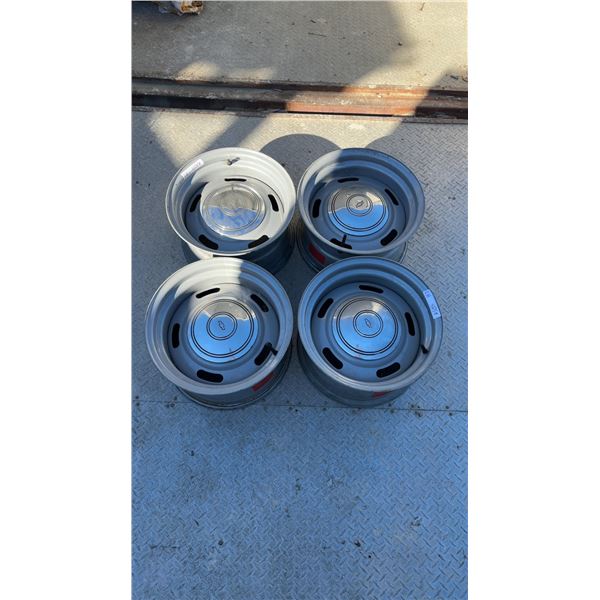 4 15” 5 Bolt Steel Rims with Chevy Centre Caps