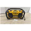 Image 1 : DeWalt DC012 Work Site Charger/Radio, 7.2V-18V NiCd/NiMH/Li-Ion, AM/FM