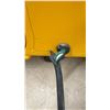 Image 4 : DeWalt DC012 Work Site Charger/Radio, 7.2V-18V NiCd/NiMH/Li-Ion, AM/FM