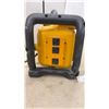 Image 5 : DeWalt DC012 Work Site Charger/Radio, 7.2V-18V NiCd/NiMH/Li-Ion, AM/FM