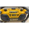 Image 6 : DeWalt DC012 Work Site Charger/Radio, 7.2V-18V NiCd/NiMH/Li-Ion, AM/FM