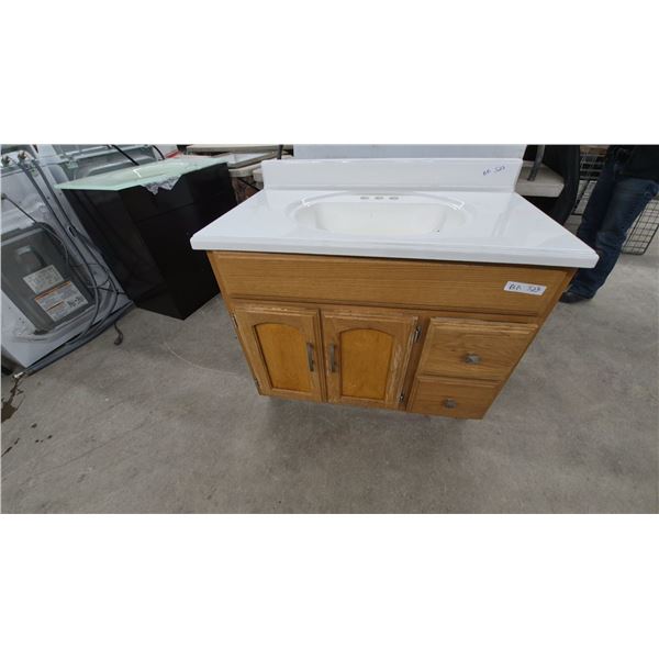Oak Bathroom Vanity with Cultured Marble Top, Oval Sink, 2 Doors and 2 Drawers, 32”×37”×22”