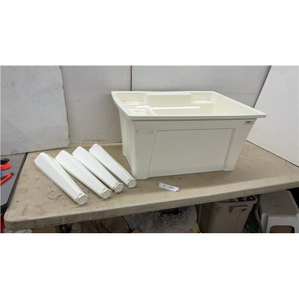 White Plastic Freestanding Laundry Tub/Utility Sink with Grid and Four Legs, 15 1/2 × 32 × 22”