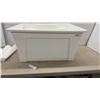 Image 2 : White Plastic Freestanding Laundry Tub/Utility Sink with Grid and Four Legs, 15 1/2 × 32 × 22”