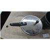 Image 2 : T-Fal Safe 2 Stainless Steel Pressure Cooker and Speckled Enamelware Pot with Steamer Insert