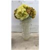 Image 4 : Footed Glass Bowl With Decorative Stone Eggs, Spiral Vase With Hydrangeas
