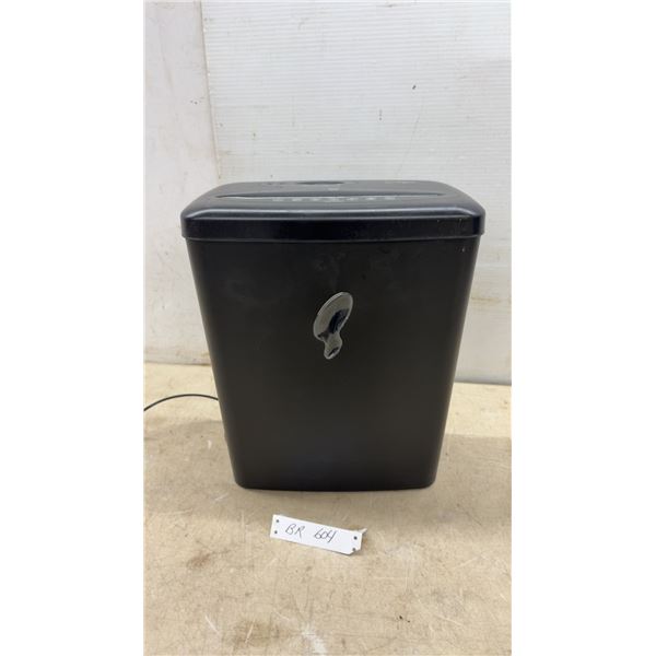 Omnitech OT-EXC6A 6-Sheet Cross-Cut Paper Shredder