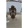 Image 3 : Pair of Vintage Hot Blast Lanterns Including Beacon and Made in Canada Globe