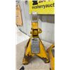 Image 2 : 2 Wilmar W41022 6,000 Lb Jack Stands and Blue and Black Jumper Cables
