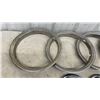 Image 4 : 4 Chevrolet Motor Division Centre Caps and 4 Beauty Rings