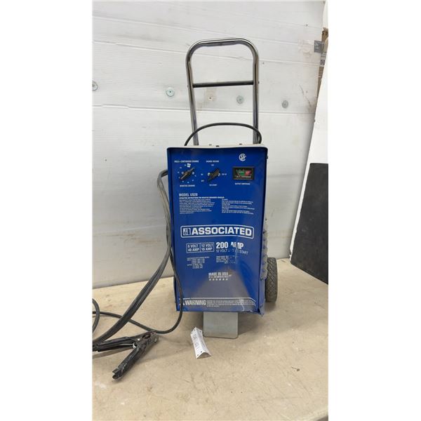 Associated Model US20 Battery Charger, 6V/40A, 12V/10A, 200A 12V Engine Start