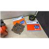 Image 7 : Husqvarna 125R Gas-Powered String Trimmer with Extra Reel and Blades